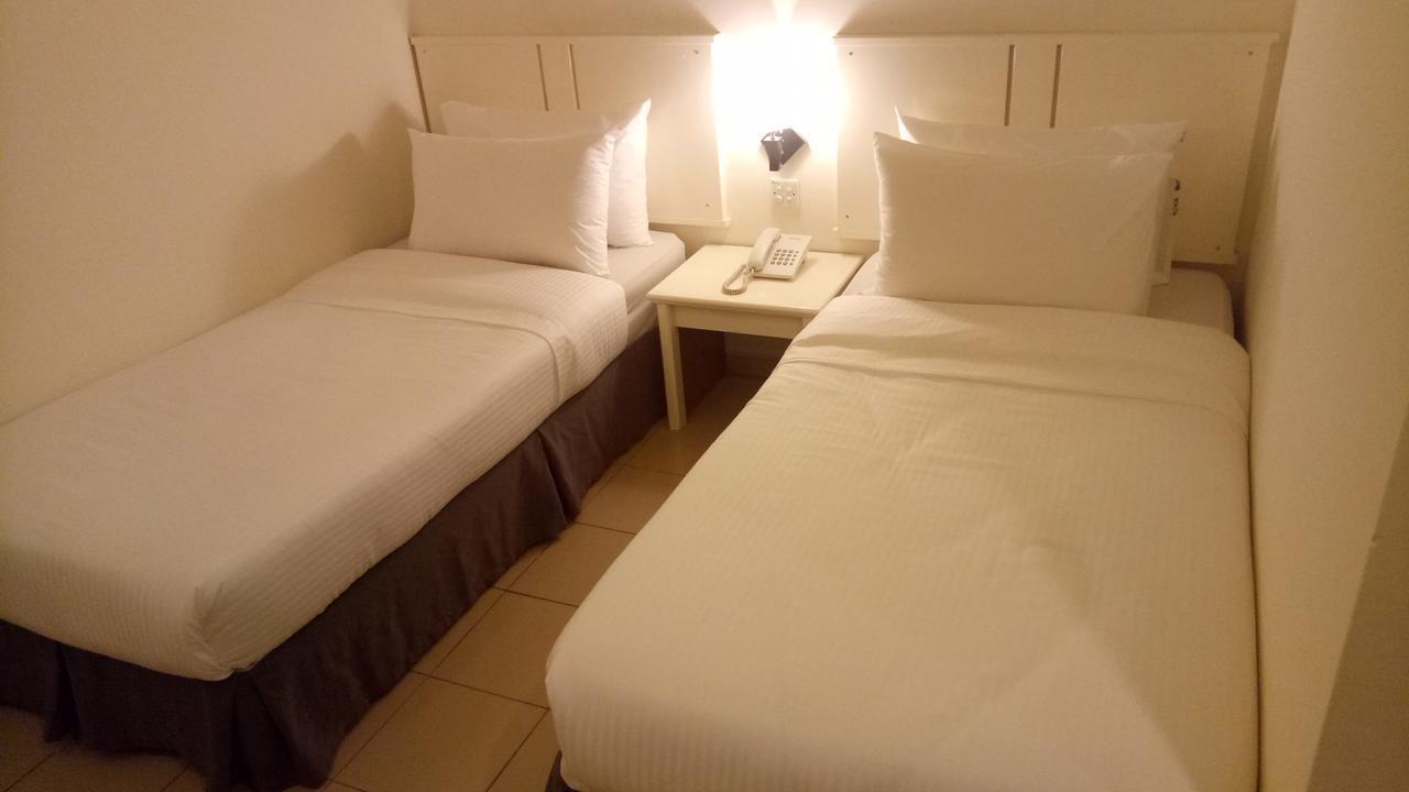 Hotel Sri Sutra - Bandar Sunway 3 Петалинг-Джая Экстерьер фото